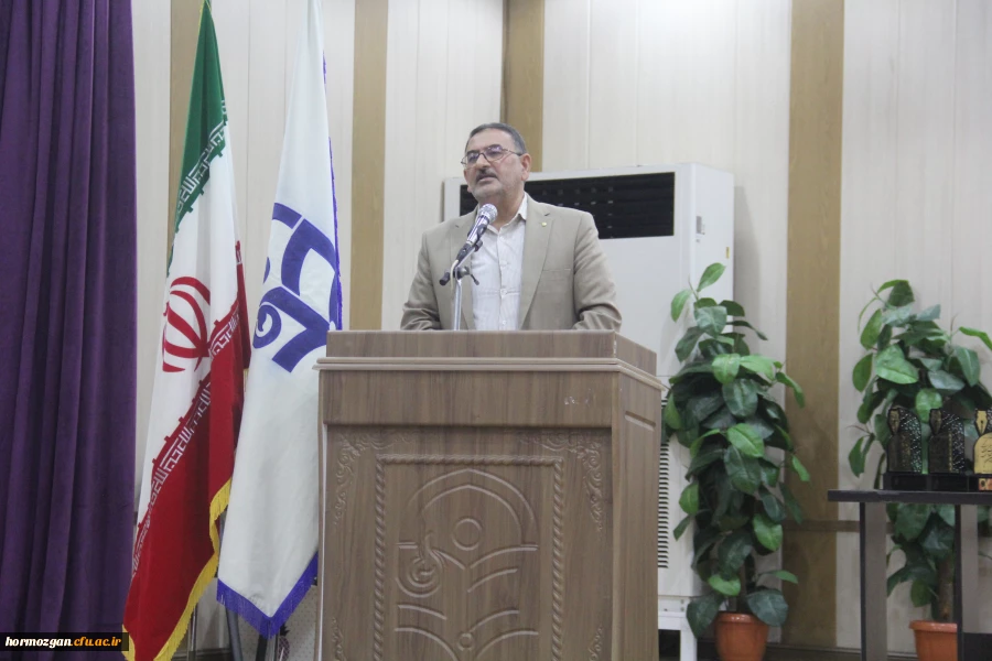 آیین اختتامیه اولین همایش ملی مدرسه الگو در محل پردیس شهید بهشتی  ( دانشگاه فرهنگیان هرمزگان ) برگزار گردید. 2