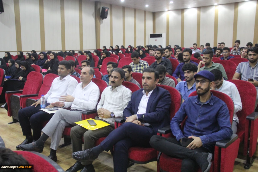 آیین اختتامیه اولین همایش ملی مدرسه الگو در محل پردیس شهید بهشتی  ( دانشگاه فرهنگیان هرمزگان ) برگزار گردید. 2