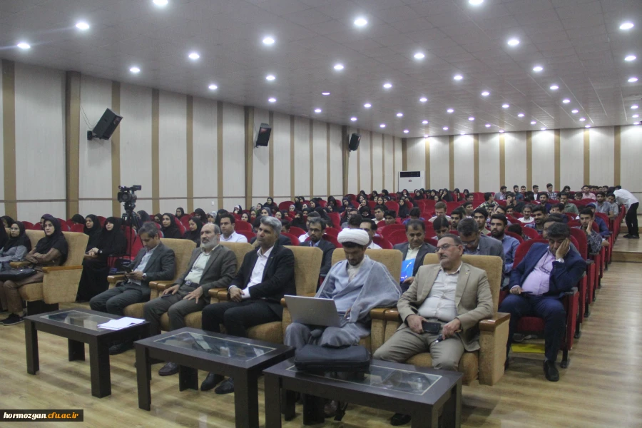 آیین اختتامیه اولین همایش ملی مدرسه الگو در محل پردیس شهید بهشتی  ( دانشگاه فرهنگیان هرمزگان ) برگزار گردید. 2