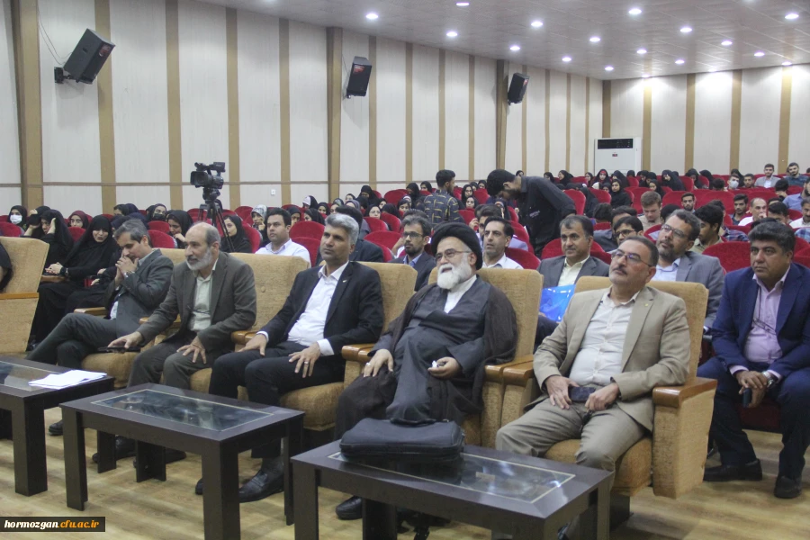 آیین اختتامیه اولین همایش ملی مدرسه الگو در محل پردیس شهید بهشتی  ( دانشگاه فرهنگیان هرمزگان ) برگزار گردید. 2