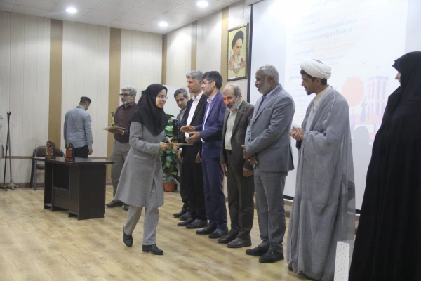 آیین اختتامیه اولین همایش ملی مدرسه الگو در محل پردیس شهید بهشتی  ( دانشگاه فرهنگیان هرمزگان ) برگزار گردید. 2