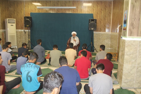 جلسه تبیینی بمناسبت هفته بزرگداشت مقام معلم و شهادت امام جعفر صادق (ع) با حضورامام جمعه موقت بندرعباس حضرت آیت الله دکتر درویشی 2