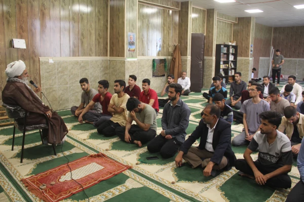 جلسه تبیینی بمناسبت هفته بزرگداشت مقام معلم و شهادت امام جعفر صادق (ع) با حضورامام جمعه موقت بندرعباس حضرت آیت الله دکتر درویشی 4