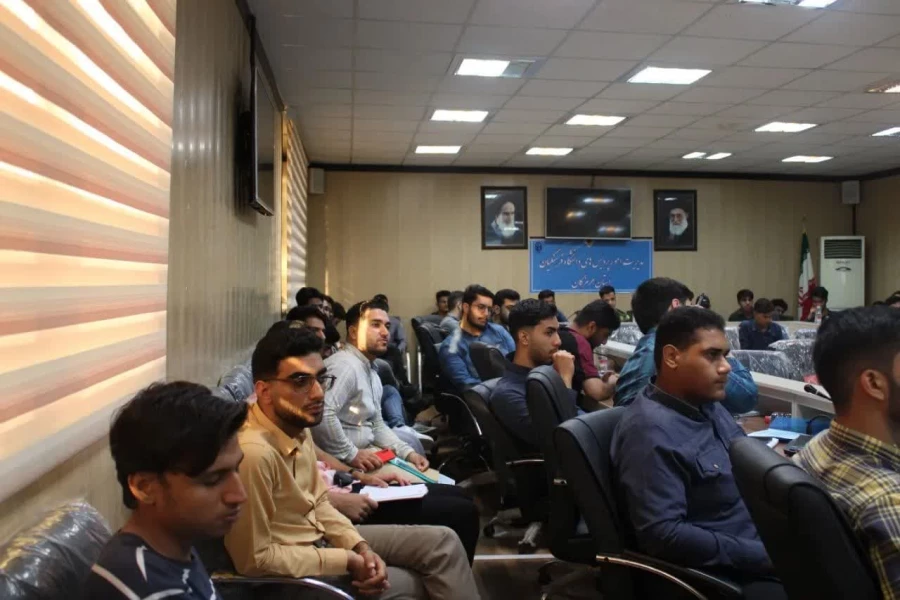 اولین  نشست دوره آموزشی گام دوم انقلاب 10