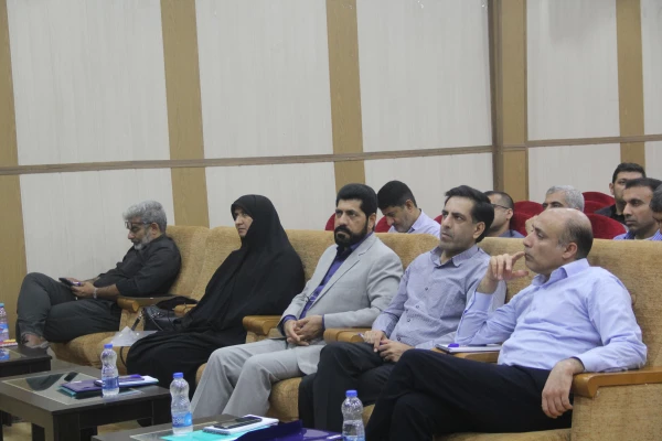 برگزاری اولین دوره توانمند سازی تربیت ارزیاب حرفه ای با حضور مدرس کشوری این دوره ، دکتر ایازی و مشارکت استادان و مدرسان دانشگاه فرهنگیان هرمزگان در سالن اجتماعات پردیس شهید بهشتی این دانشگاه . 4
