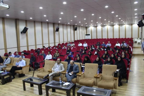 برگزاری اولین دوره توانمند سازی تربیت ارزیاب حرفه ای با حضور مدرس کشوری این دوره ، دکتر ایازی و مشارکت استادان و مدرسان دانشگاه فرهنگیان هرمزگان در سالن اجتماعات پردیس شهید بهشتی این دانشگاه . 10