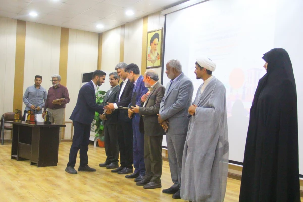 افتخار آفرینی ابراهیم جداوی دانشجوی دانشگاه فرهنگیان هرمزگان  در نخستین همایش ملی "مدرسه الگو" 3