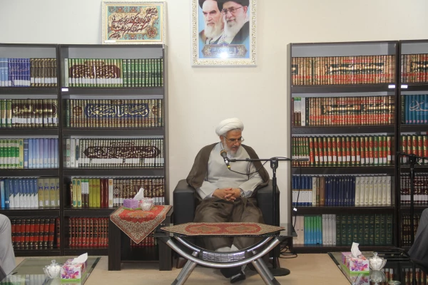 دیدار جمعی از استادان، مدیران، کارکنان و دانشجو معلمان دانشگاه فرهنگیان هرمزگان با حضرت آیت ا... عبادی زاده، نماینده ولی فقیه و امام جمعه شهرستان بندرعباس 4