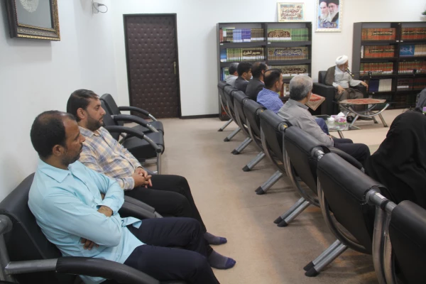 دیدار جمعی از استادان، مدیران، کارکنان و دانشجو معلمان دانشگاه فرهنگیان هرمزگان با حضرت آیت ا... عبادی زاده، نماینده ولی فقیه و امام جمعه شهرستان بندرعباس 10