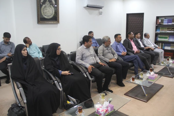 دیدار جمعی از استادان، مدیران، کارکنان و دانشجو معلمان دانشگاه فرهنگیان هرمزگان با حضرت آیت ا... عبادی زاده، نماینده ولی فقیه و امام جمعه شهرستان بندرعباس 11