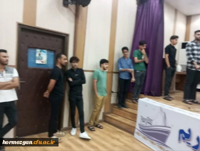 حضور پر شور دانشجومعلمان هرمزگان برای شرکت در انتخابات، در اولین ساعات شروع رأی گیری، پای صندوق