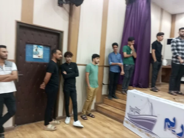 حضور پر شور دانشجومعلمان هرمزگان برای شرکت در انتخابات، در اولین ساعات شروع رأی گیری، پای صندوق 2