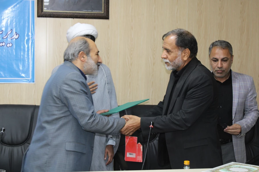 جلسه تکریم و معارفه معاونین آموزشی، فرهنگی و پژوهشی پردیس شهید بهشتی دانشگاه فرهنگیان هرمزگان 15