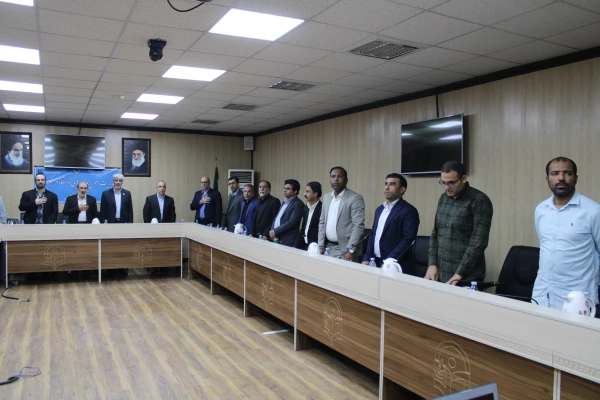 نشست صمیمانه جناب آقای دکتر برزویی  رییس محترم دانشگاه فرهنگیان با کارکنان اداری 3