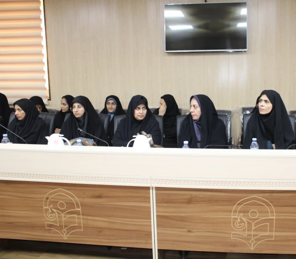 نشست صمیمانه جناب آقای دکتر برزویی  رییس محترم دانشگاه فرهنگیان با کارکنان اداری 6