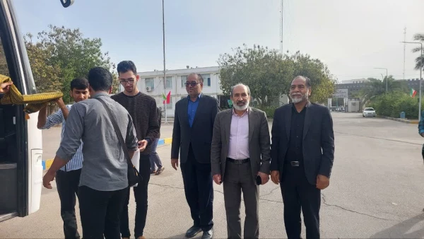  بدرقه دانشجومعلمان پردیس شهید بهشتی بندرعباس برای اعزام به اردوی راهیان نور 2