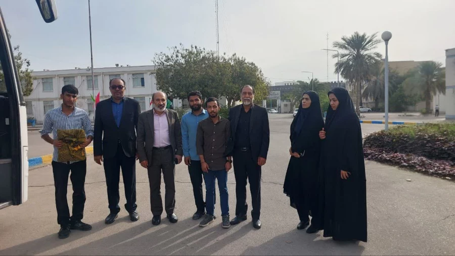  بدرقه دانشجومعلمان پردیس شهید بهشتی بندرعباس برای اعزام به اردوی راهیان نور 5