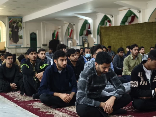  بدرقه دانشجومعلمان پردیس شهید بهشتی بندرعباس برای اعزام به اردوی راهیان نور 6