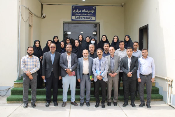 نشست صمیمانه مدیریت امور پردیس های دانشگاه فرهنگیان هرمزگان  با همکاران  در روزهای پایانی سال 1403  5