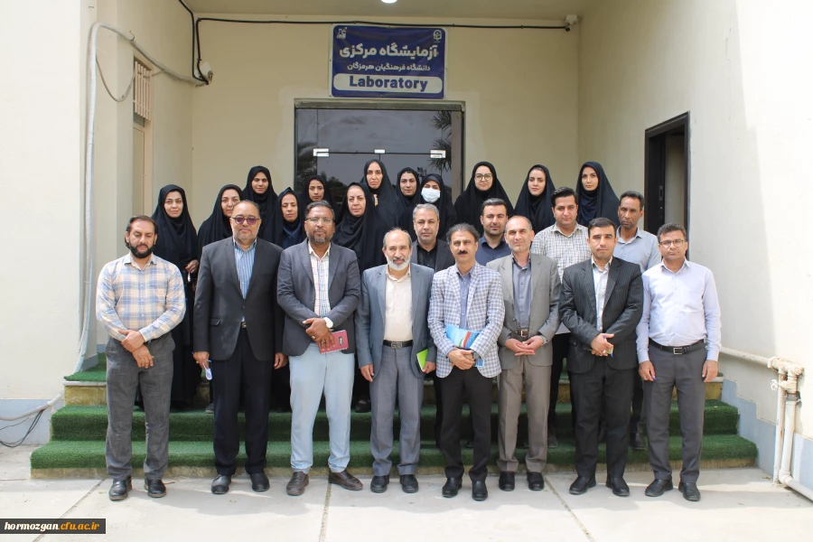 نشست صمیمانه مدیریت امور پردیس های دانشگاه فرهنگیان هرمزگان  با همکاران  در روزهای پایانی سال 1403  5