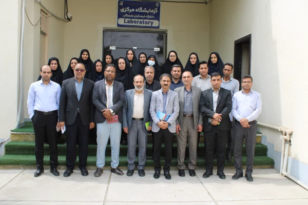 نشست صمیمانه مدیریت امور پردیس های دانشگاه فرهنگیان هرمزگان  با همکاران  در روزهای پایانی سال 1403  6