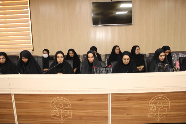 نشست صمیمانه مدیریت امور پردیس های دانشگاه فرهنگیان هرمزگان  با همکاران  در روزهای پایانی سال 1403  11