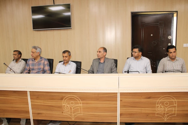 نشست صمیمانه مدیریت امور پردیس های دانشگاه فرهنگیان هرمزگان  با همکاران  در روزهای پایانی سال 1403  15