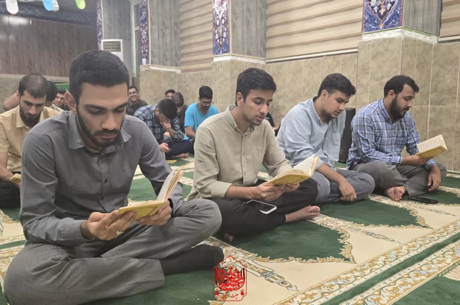 جشن میلاد آقا امام رضا«ع» در نماز خانه پردیس شهید بهشتی برگزار شد.  13