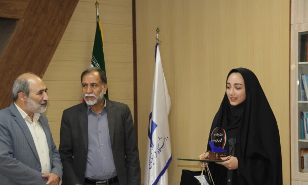 تجلیل از دانشجو معلم سرکار خانم فاطمه طالبی  4