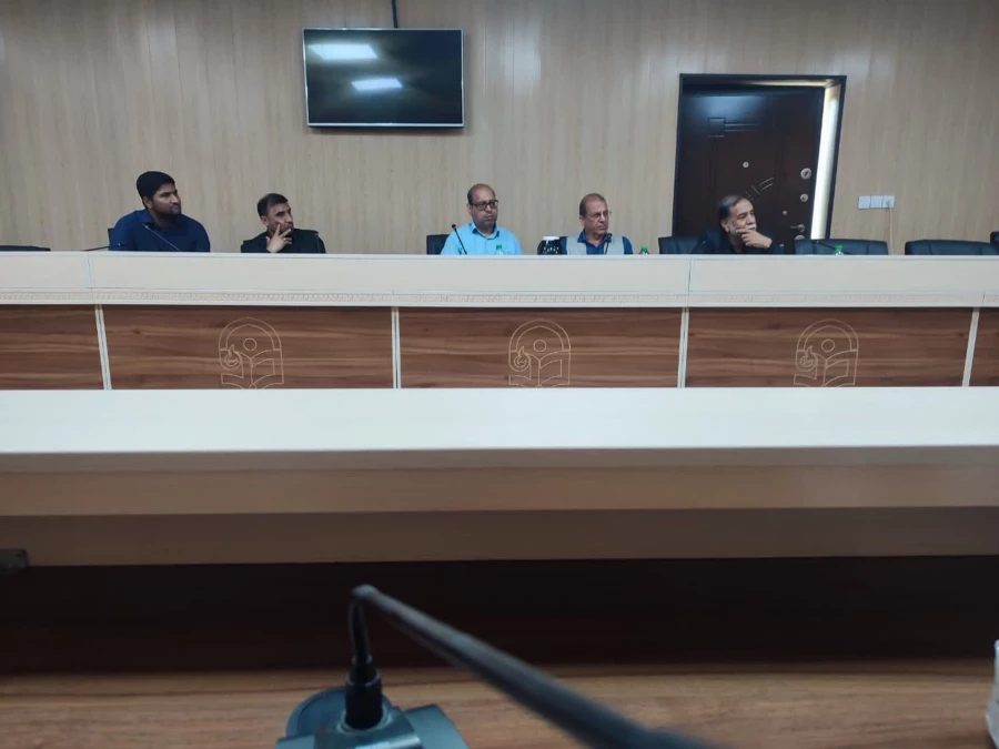 نشست تبیینی حضوری- مجازی با عنوان: «تحلیل مسائل روز» جنگ تحمیلی 12 روزه و پیامدهای آن و تبیین شبهات  6