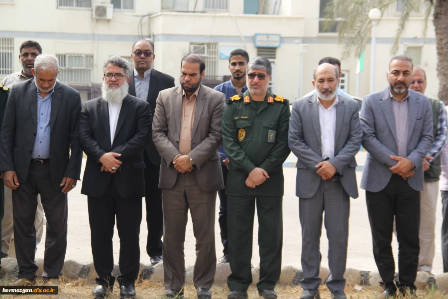 آیین کلنگ زنی احداث یادمان شهید گمنام به میزبانی دانشگاه فرهنگیان هرمزگان 18