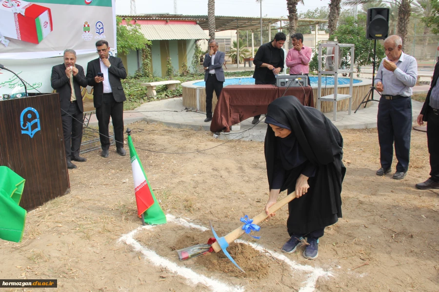 آیین کلنگ زنی احداث یادمان شهید گمنام به میزبانی دانشگاه فرهنگیان هرمزگان 62