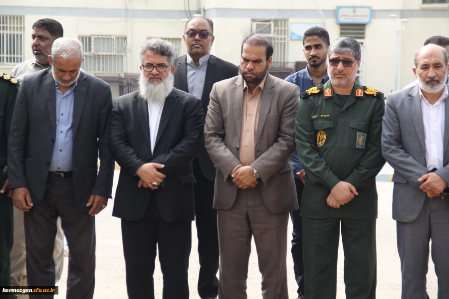 آیین کلنگ زنی احداث یادمان شهید گمنام به میزبانی دانشگاه فرهنگیان هرمزگان 66