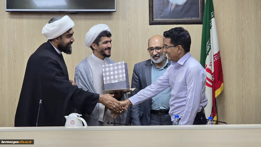 برگزاری نشست تبیینی وهم اندیشی با کانون بسیج اساتید دانشگاه فرهنگیان هرمزگان وهمکاری امور بانوان دانشگاه فرهنگیان 5