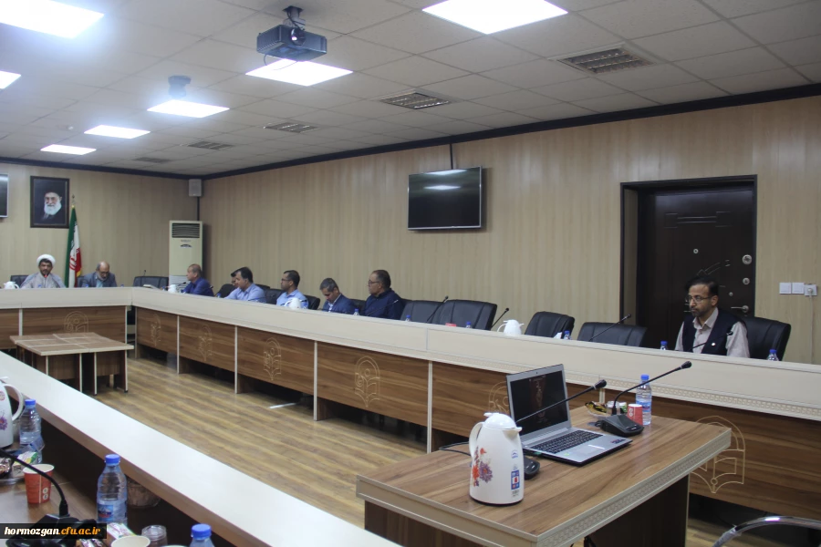 برگزاری نشست تبیینی وهم اندیشی با کانون بسیج اساتید دانشگاه فرهنگیان هرمزگان وهمکاری امور بانوان دانشگاه فرهنگیان 8