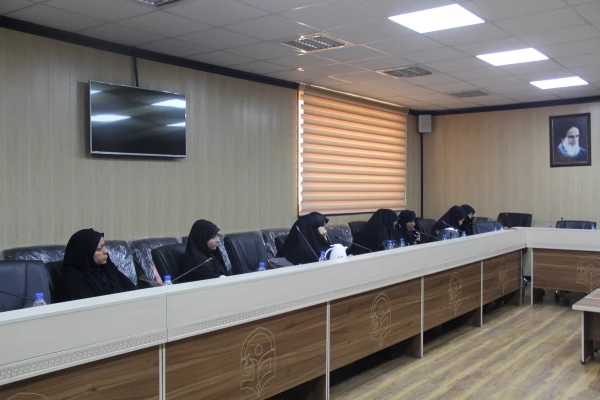 برگزاری نشست تبیینی وهم اندیشی با کانون بسیج اساتید دانشگاه فرهنگیان هرمزگان وهمکاری امور بانوان دانشگاه فرهنگیان 9