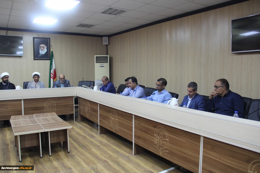 برگزاری نشست تبیینی وهم اندیشی با کانون بسیج اساتید دانشگاه فرهنگیان هرمزگان وهمکاری امور بانوان دانشگاه فرهنگیان 10