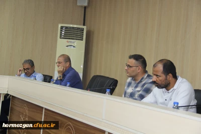 شورای آموزشی

نشست شورای آموزشی دانشگاه فرهنگیان هرمزگان