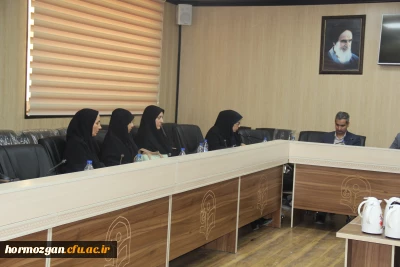   نشست کلیه اساتید دانشگاه فرهنگیان هرمزگان با محوریت ارتقاء کیفیت آموزشی و سطح علمی برگزار شد.