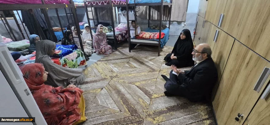  بازدید سرپرست دانشگاه فرهنگیان هرمزگان از خوابگاههای پردیس فاطمه الزهرا و زینب کبری و پیگیری مسایل و مشکلات آنها 6