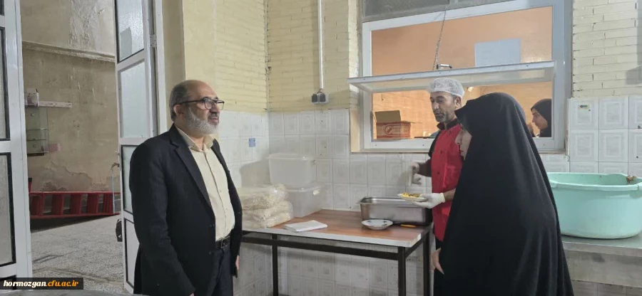  بازدید سرپرست دانشگاه فرهنگیان هرمزگان از خوابگاههای پردیس فاطمه الزهرا و زینب کبری و پیگیری مسایل و مشکلات آنها 8