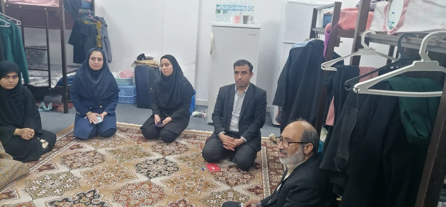  بازدید سرپرست دانشگاه فرهنگیان هرمزگان از خوابگاههای پردیس فاطمه الزهرا و زینب کبری و پیگیری مسایل و مشکلات آنها 3