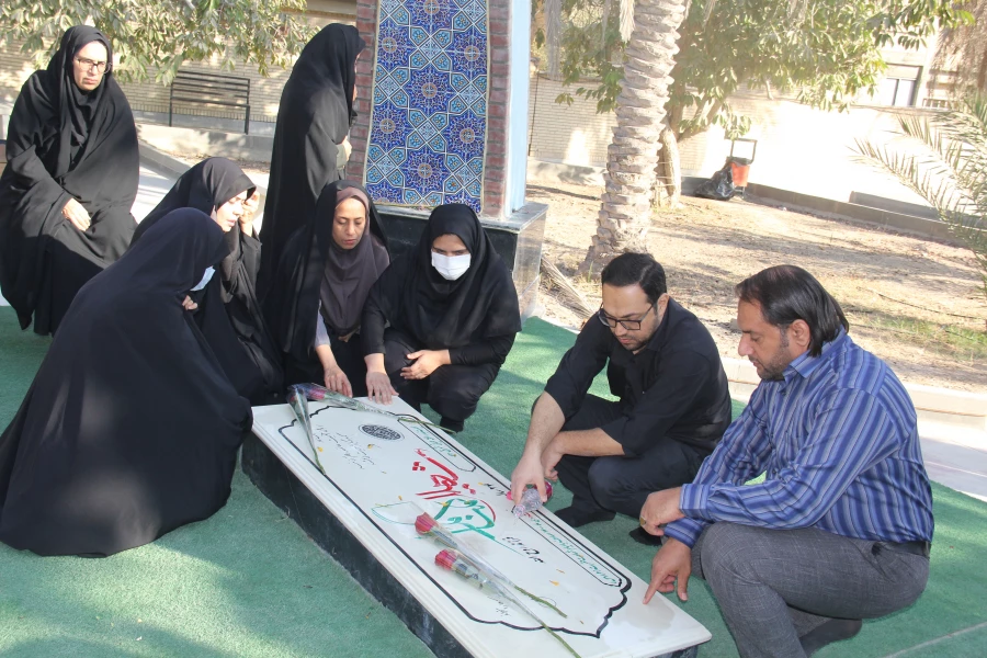 عطرافشانی از مزار شهید گمنام  8