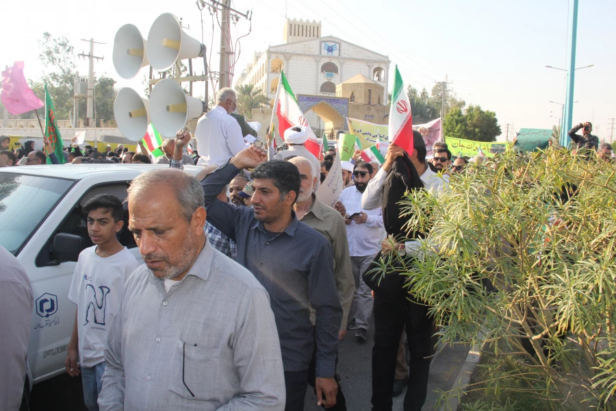 حضور مردم شریف بندرعباس و دانشگاهیان همزمان با سراسر کشور 8