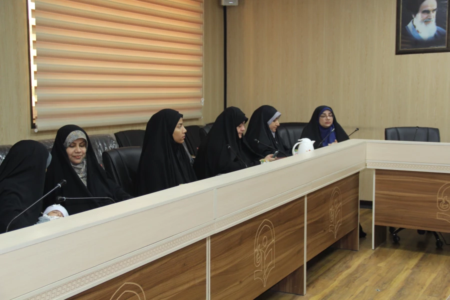 نهاد نمایندگی مقام معظم رهبری  در دانشگاه های استان  هرمزگان  با همکاری سازمان بسیج اساتید استان هرمزگان پیش اجلاس مهدویت و انقلاب اسلامی با موضوع "نقش خانواده درظهوروایجاد تمدن اسلامی با رویکرد ظرفیت های انقلاب اسلامی"  4