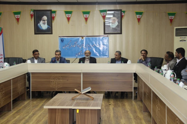 برگزاری جلسه شورای اداری دانشگاه فرهنگیان هرمزگان به مناسبت دهه مبارک فجر  12
