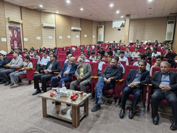 به مناسبت گرامیداشت هفته معلم و در راستای ترویج فرهنگ ایثار و شهادت، مراسم باشکوهی جهت تجلیل از عوامل اجرایی موکب دانشگاه فرهنگیان هرمزگان و تکریم خانواده معزز شهدای معلم و دانش آموز توسط دانشگاه فرهنگیان مرکز میناب برگزار شد. 6